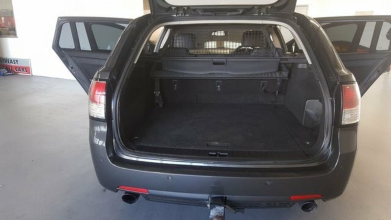 2010 HOLDEN CALAIS V VE MY10