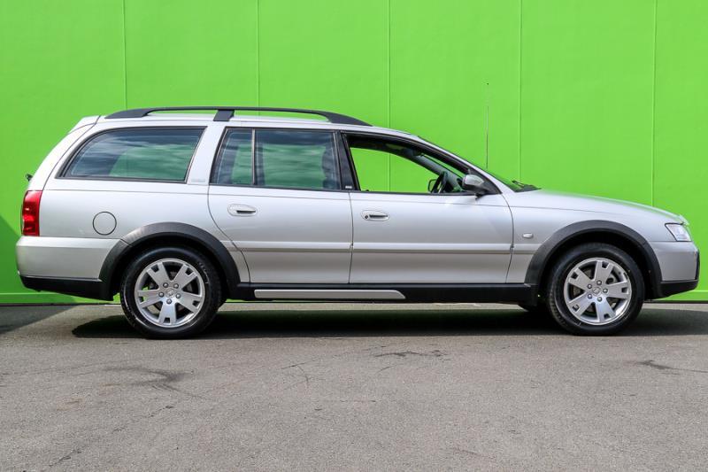 2006 HOLDEN ADVENTRA