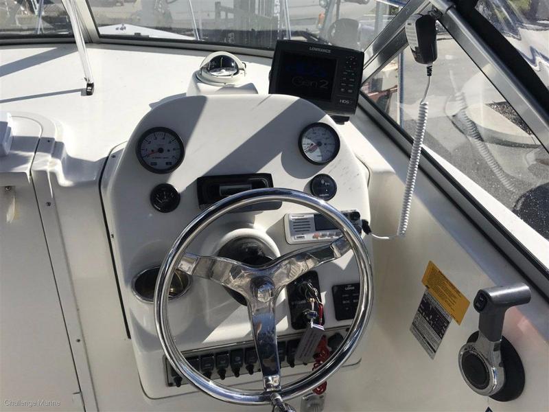 Key West 211 Walkaround 4 Stroke Yamaha