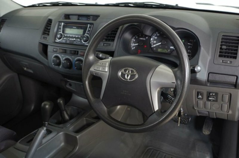 2012 TOYOTA HILUX SR (4x4) KUN26R MY12