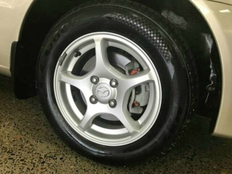 2003 MAZDA 323 ASTINA