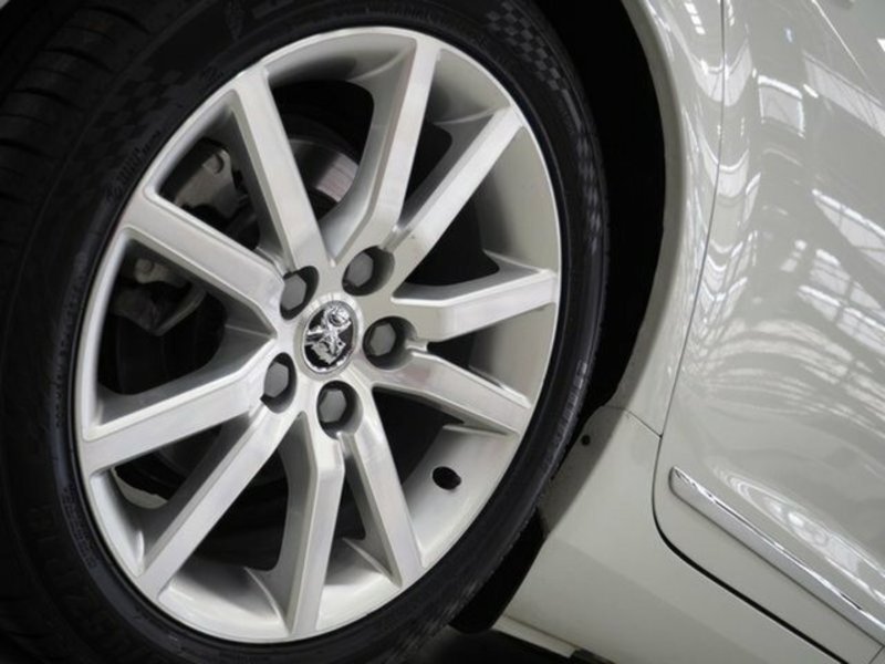 2012 HOLDEN CALAIS VE II MY12.5