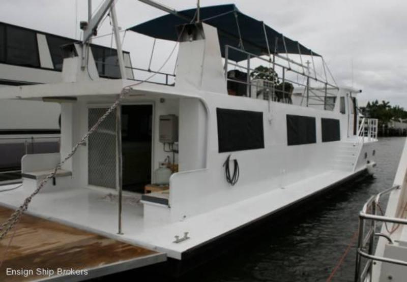 Catamaran Houseboat