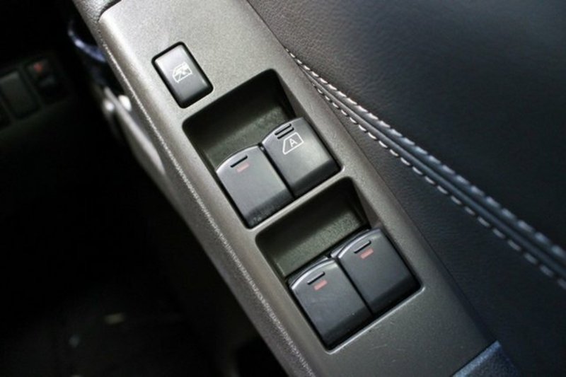 2012 NISSAN PATHFINDER ST-L (4x4) R51 Series 4