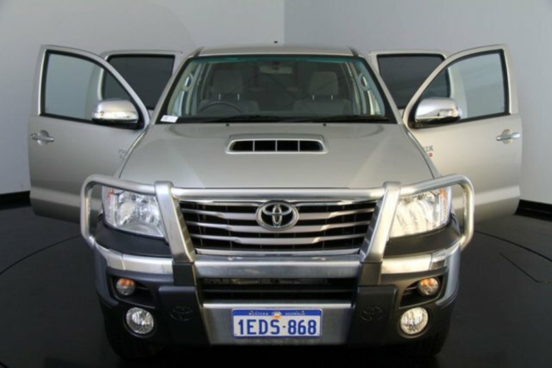 2013 TOYOTA HILUX SR5 (4x4) KUN26R MY12