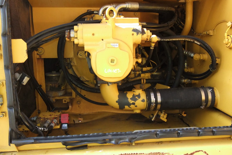 2002 KOMATSU PC220-6