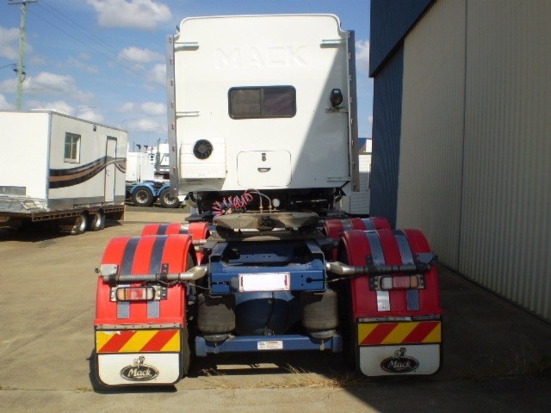 2011 MACK TRIDENT TRIDENT Truck