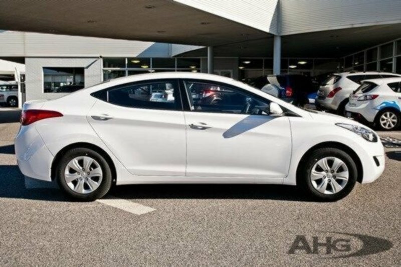 2013 HYUNDAI ELANTRA Active MD2