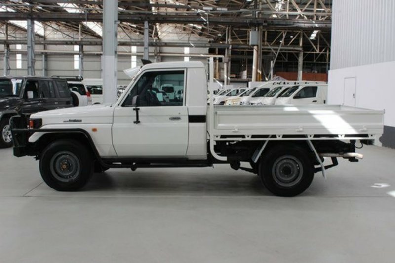 2005 TOYOTA LANDCRUISER (4x4) HZJ79R