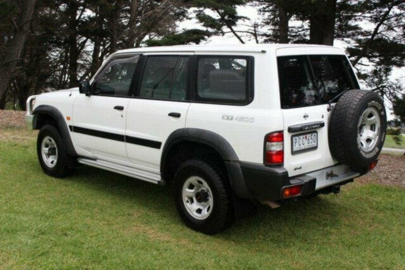 1998 NISSAN PATROL ST (4x4) GU