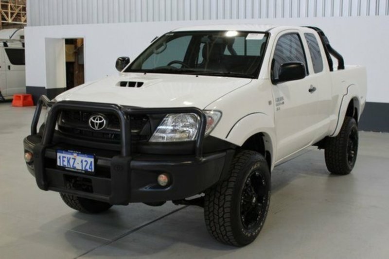 2010 TOYOTA HILUX SR (4x4) KUN26R 09 UPGRADE