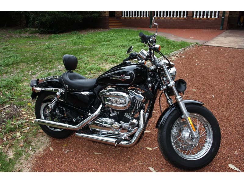 2011 HARLEY-DAVIDSON SPORTSTER CUSTOM XL1200C