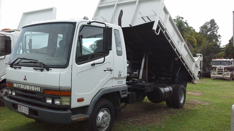 2000 MITSUBISHI FUSO FK617 001