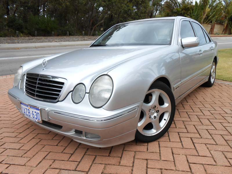 2000 MERCEDES-BENZ E320 AVANTGARDE W210