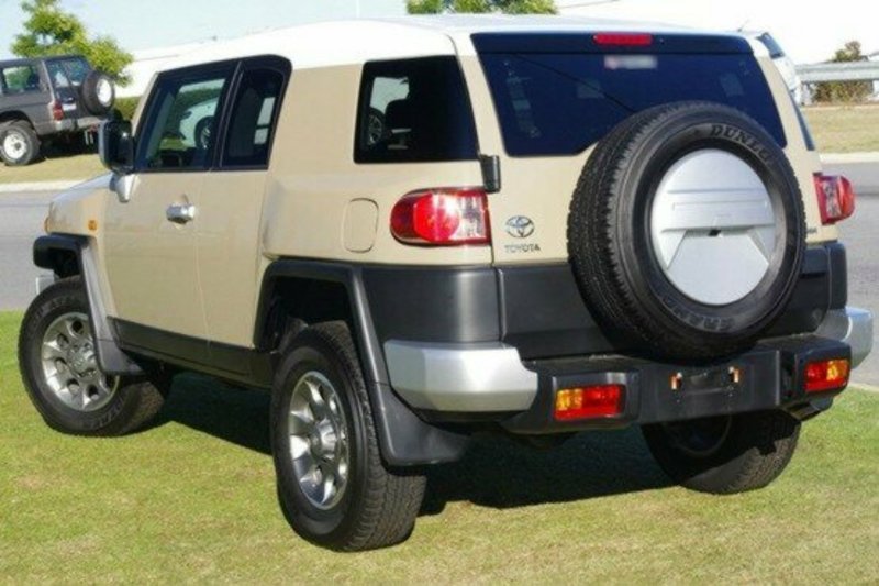 2012 TOYOTA FJ CRUISER GSJ15R