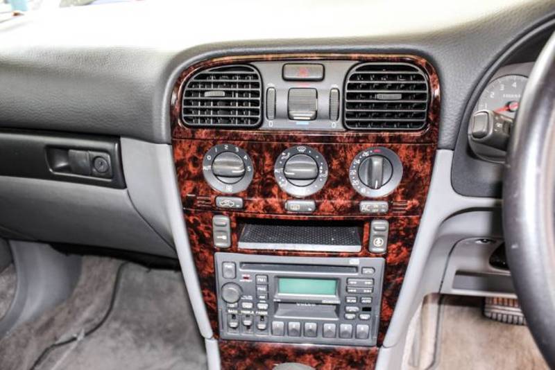 2000 VOLVO V40 2.0 SE
