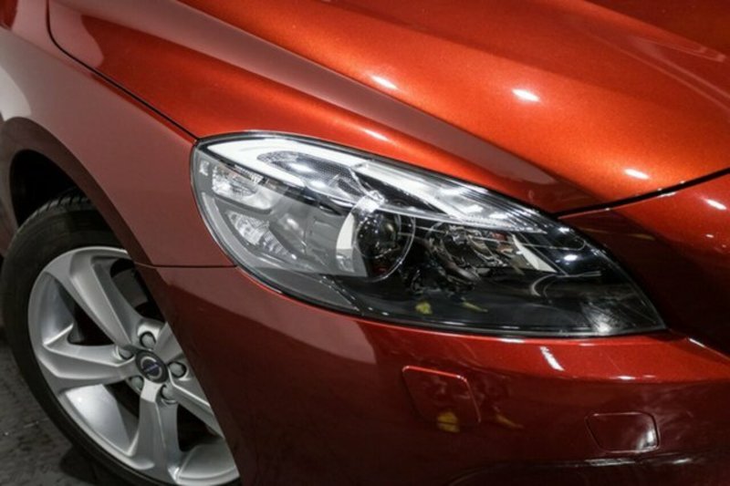 2015 VOLVO V40 T4 LUXURY M MY15