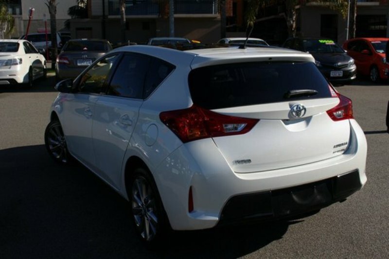 2013 TOYOTA COROLLA LEVIN ZR ZRE182R