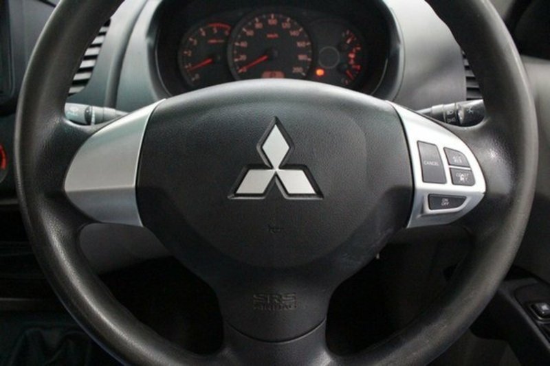 2013 MITSUBISHI TRITON GLX (4x4) MN MY13