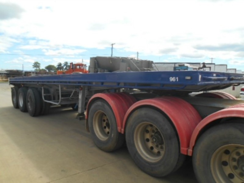1983 Fruehauf Flat top BD LeadMid Trailer