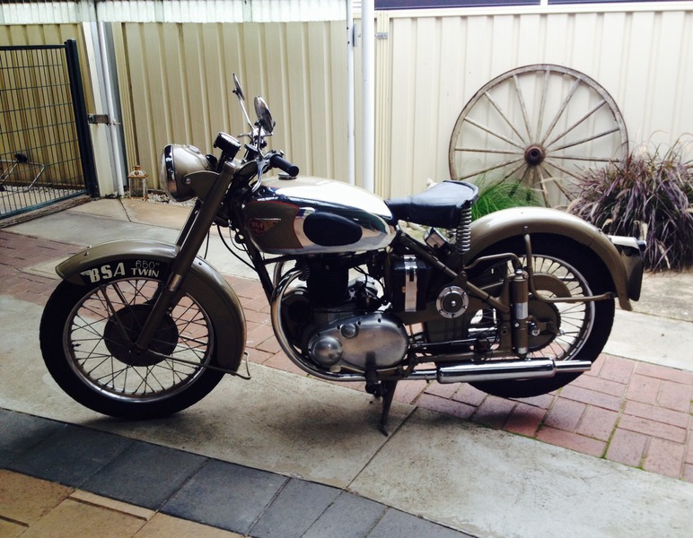 1952 BSA 650CC 10 GOLDEN FLASH A
