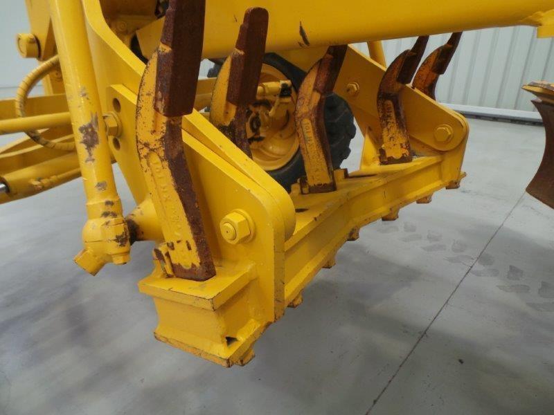 KOMATSU GD355A-1