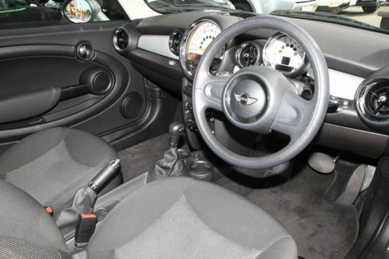 2011 MINI COOPER RAY R56