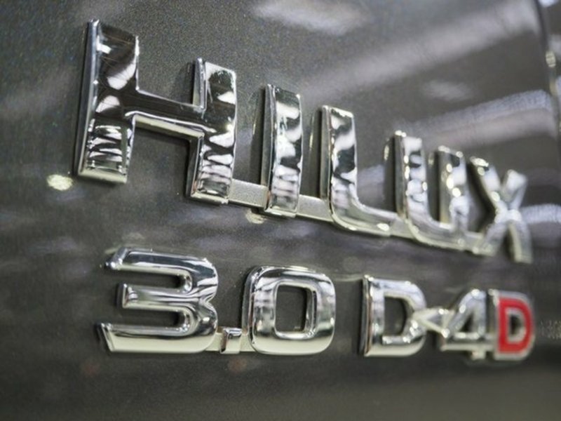 2011 TOYOTA HILUX SR5 (4x4) KUN26R MY11 UPGRADE
