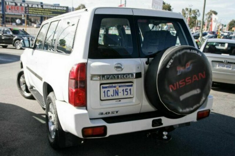 2005 NISSAN PATROL ST (4x4) GU IV