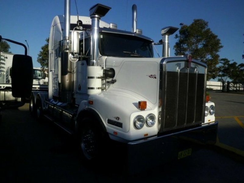 2003 KENWORTH T404 PRIME MOVER