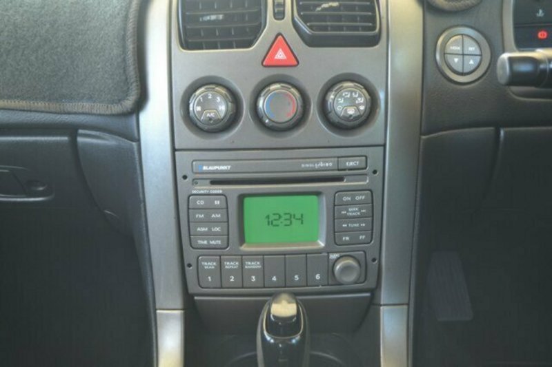 2004 HOLDEN COMMODORE VZ