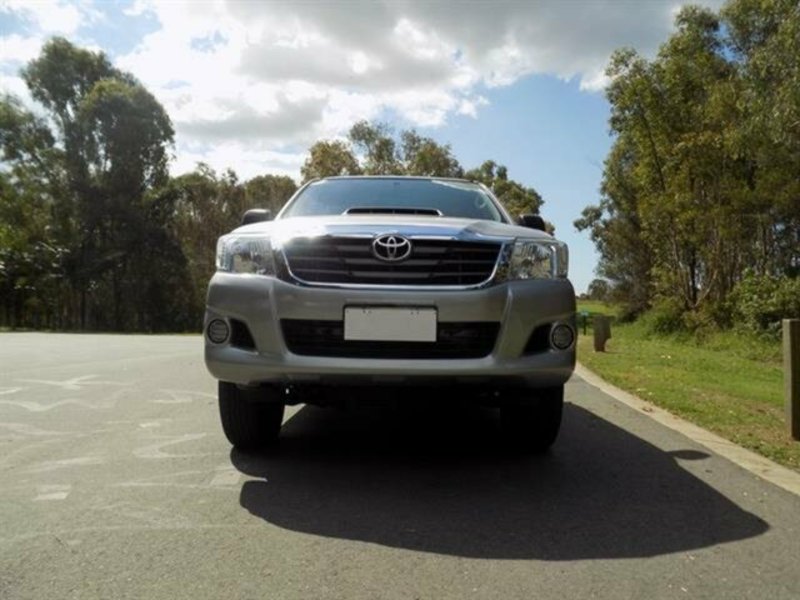 2015 TOYOTA HILUX SR5 (4x4) KUN26R MY14