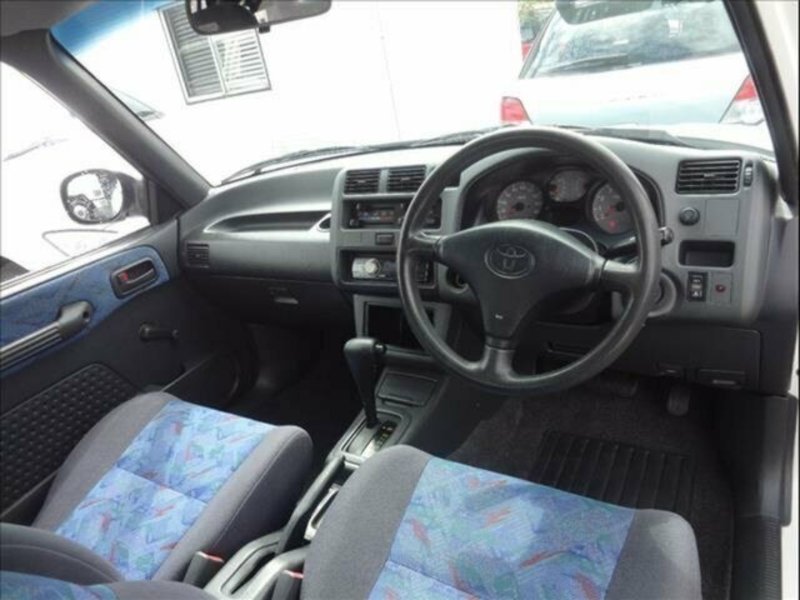 1998 TOYOTA RAV4 (4x4)