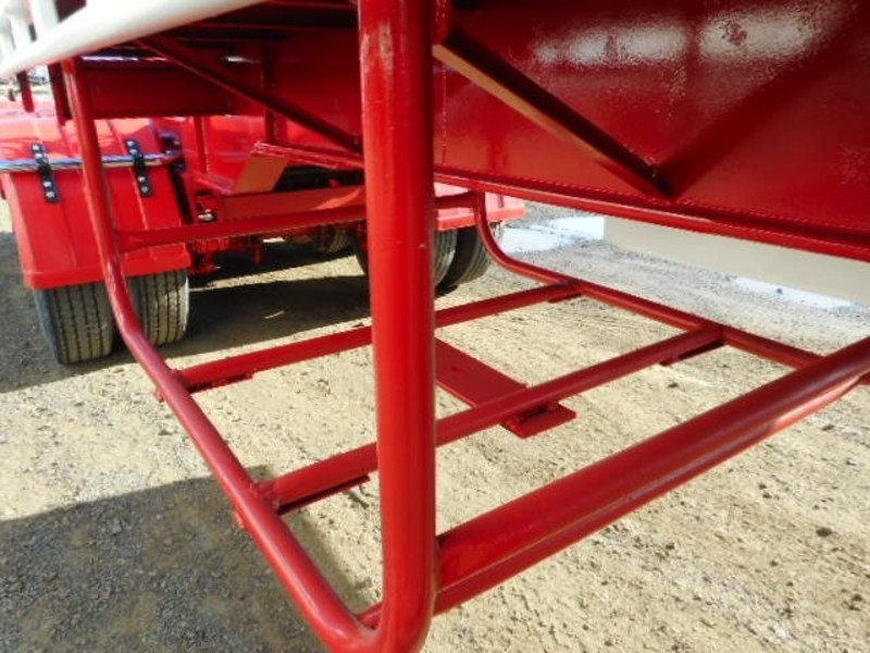 1983 Fruehauf Flat top BD LeadMid Trailer