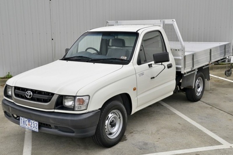 2004 TOYOTA HILUX WORKMATE RZN147R MY02
