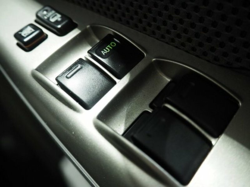 2011 TOYOTA HILUX SR5 (4x4) KUN26R MY11 UPGRADE