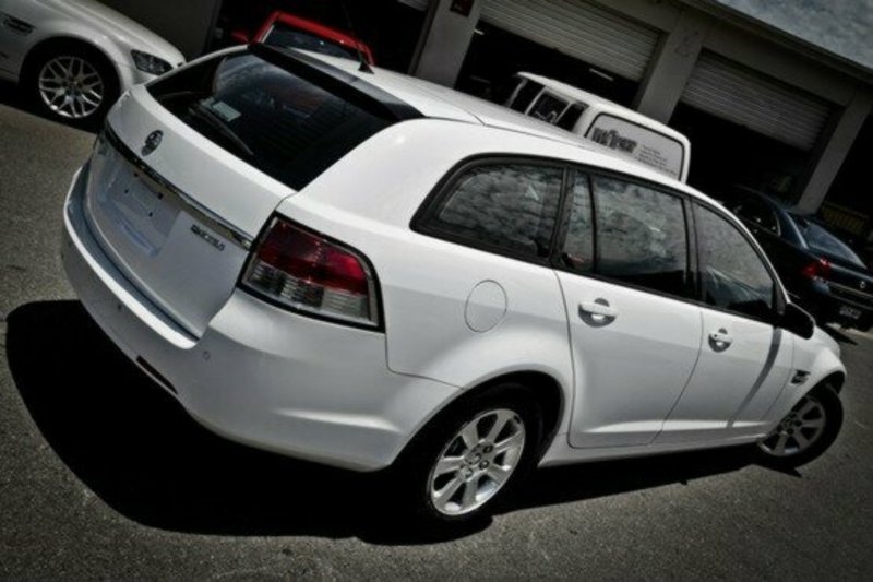 2010 HOLDEN COMMODORE Omega Sportwagon VE Series II
