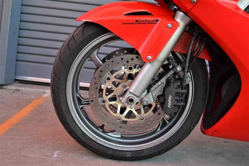 2005 HONDA VFR800FI