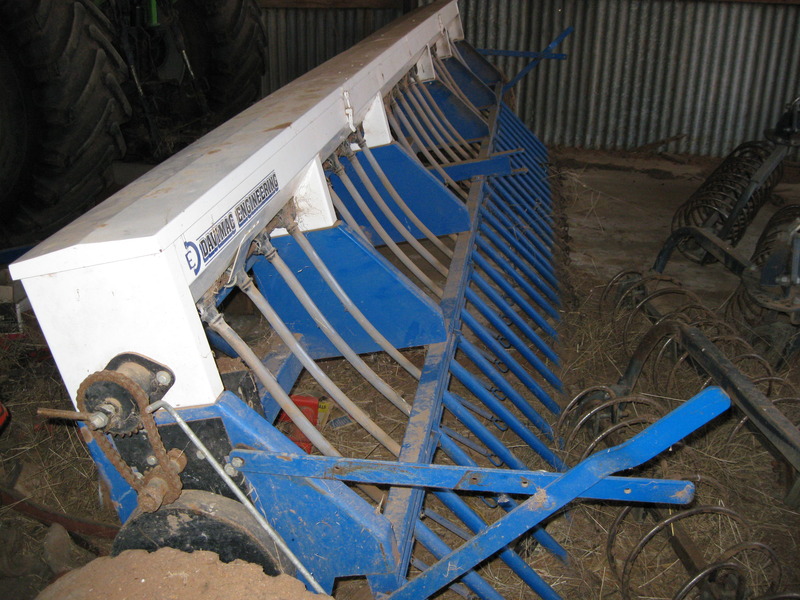 DAVIMAC PASTURE SEEDER 28 ROW