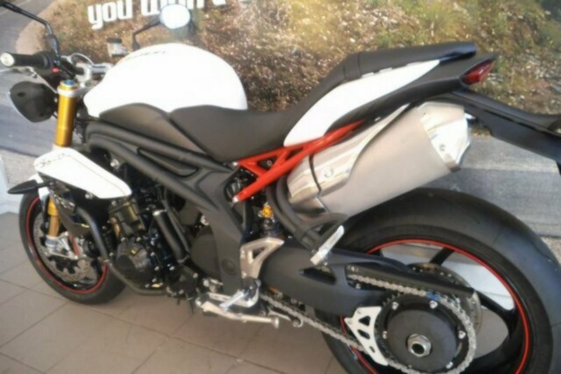 2013 TRIUMPH 1050CC SPEED TRIPLE R-ABS MY12