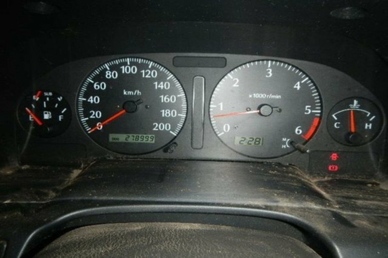 2000 NISSAN PATROL ST (4x4) GU