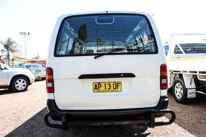 2002 TOYOTA HIACE RZH113R
