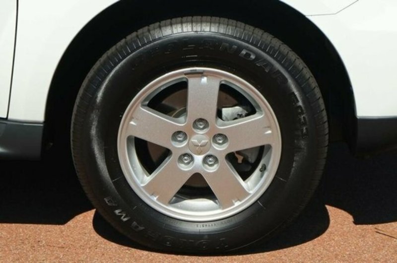 2011 MITSUBISHI OUTLANDER LS (7 SEAT) ZH MY11