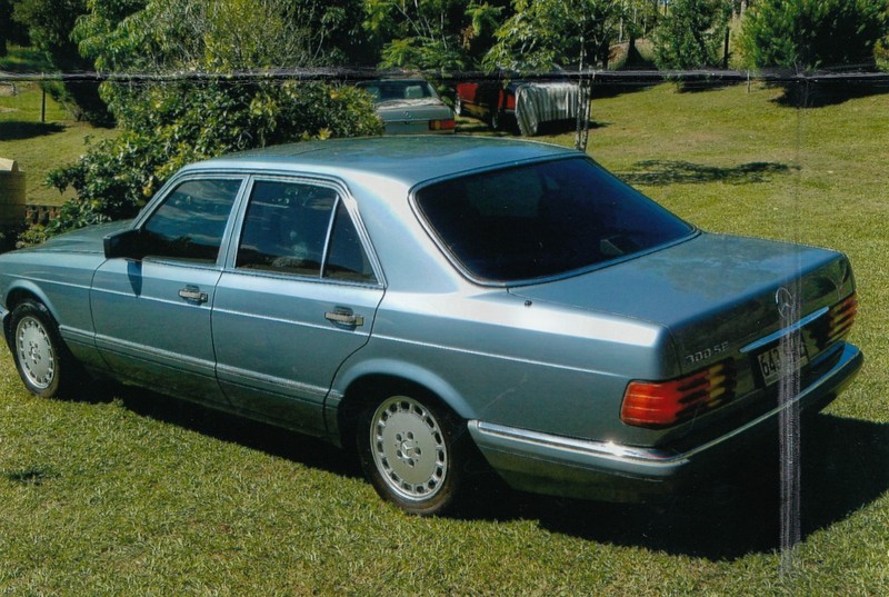 1989 MERCEDES-BENZ 300 SE W126