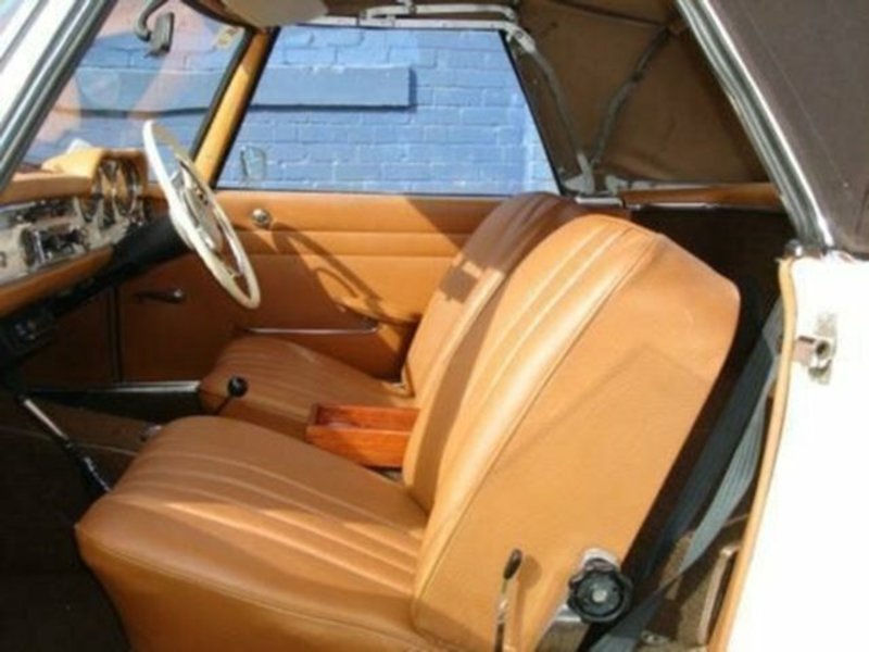 1967 MERCEDES-BENZ 250SL SL PAGODA
