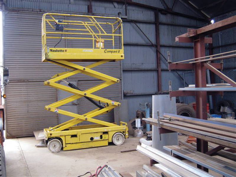 2001 HAULOTTE 8 SCISSOR LIFT COMPACT