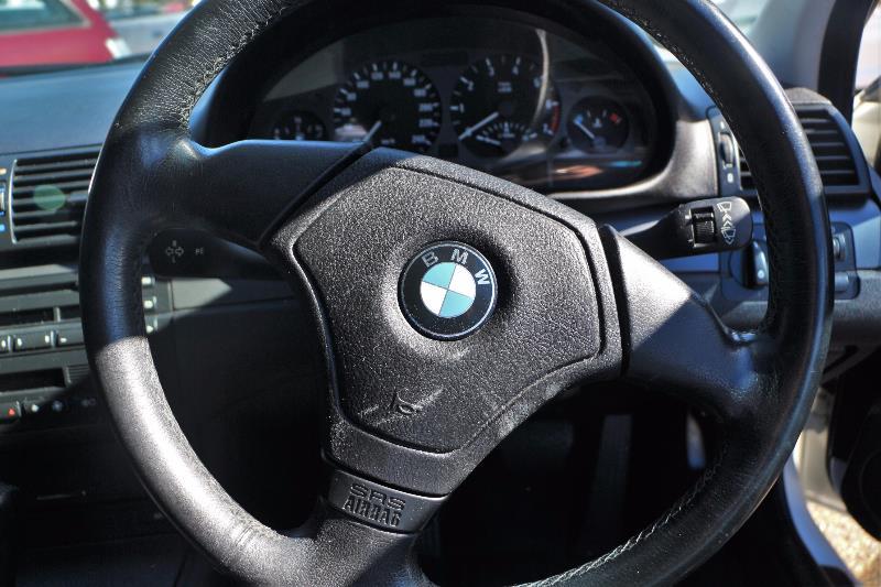 2000 BMW 318I E46