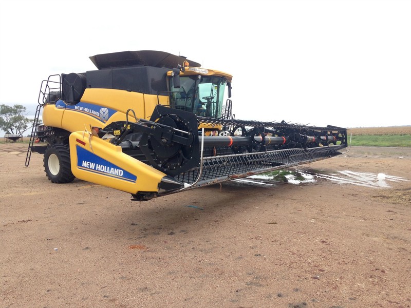 2012 NEW HOLLAND CR8090 CR8090 HarvesterHeader