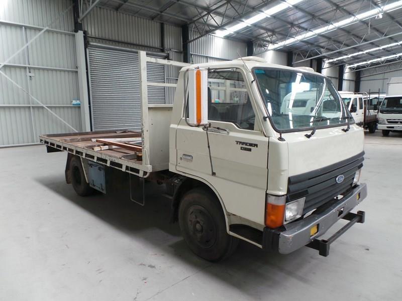 1985 FORD TRADER 0811