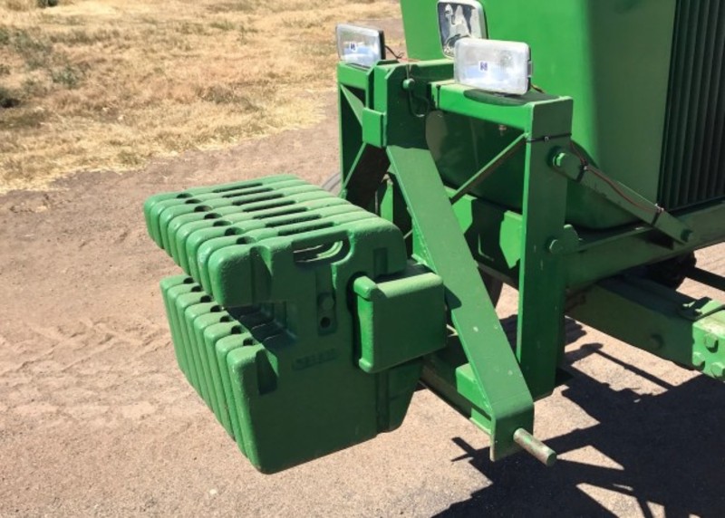 JOHN DEERE 4240 Tractor